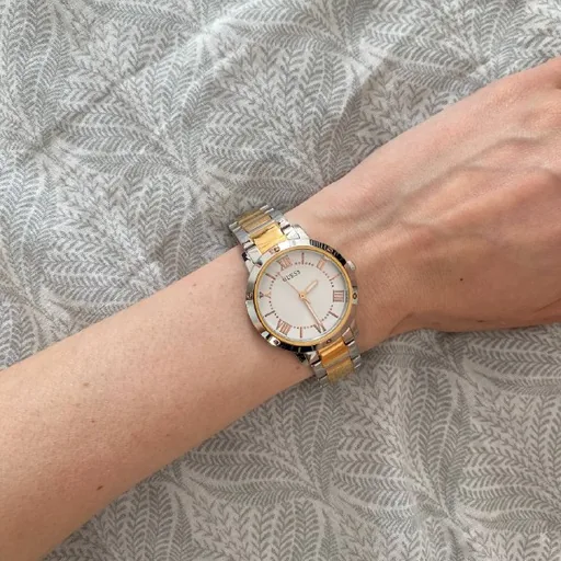 Часы Guess