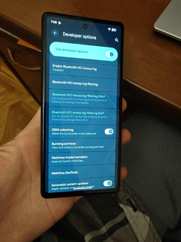 Google Pixel 6A с зарядкой и силиконовым чехлом 5