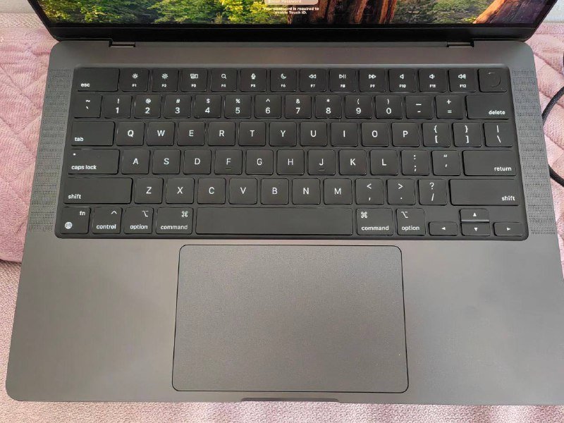 Macbook Pro 14" M4, 16GB RAM, 1TB SSD