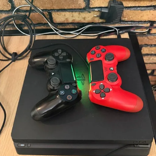 PS4 Slim 500GB с двумя джойстиками