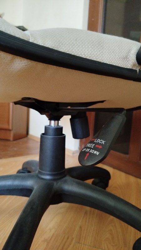 Офисное кресло большое 3