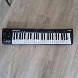 Гитара Harley Benton, MIDI-клавиатура Alesis Q49 1