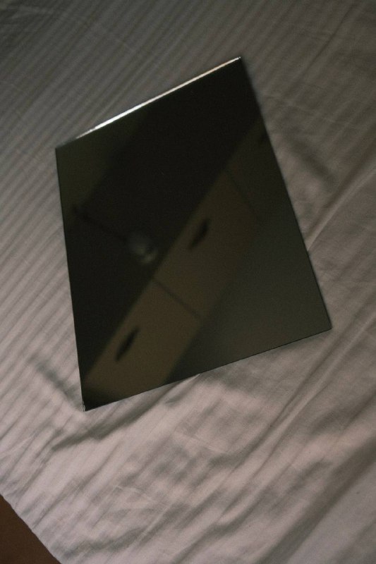 Футболка Bershka, платье H&M, джинсы Bershka, джинсовая куртка Levi’s, свитшот TRXLHXD, шорты Nike, очки Befree 8