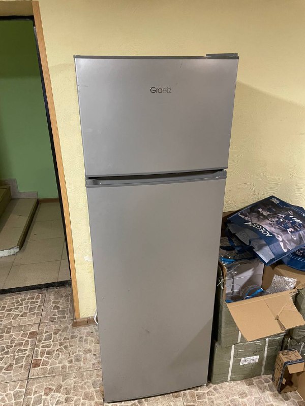 Дизельный генератор КАМА KDE6500E3, Холодильник Graetz, Микроволновка Franko, Офисные стулья, Офисные столы 2