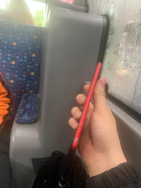 IPhone 8plus 64GB красный 3