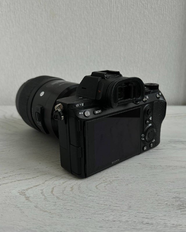 Sony A7 III камера, Sigma 35mm f/1.4 объектив 3
