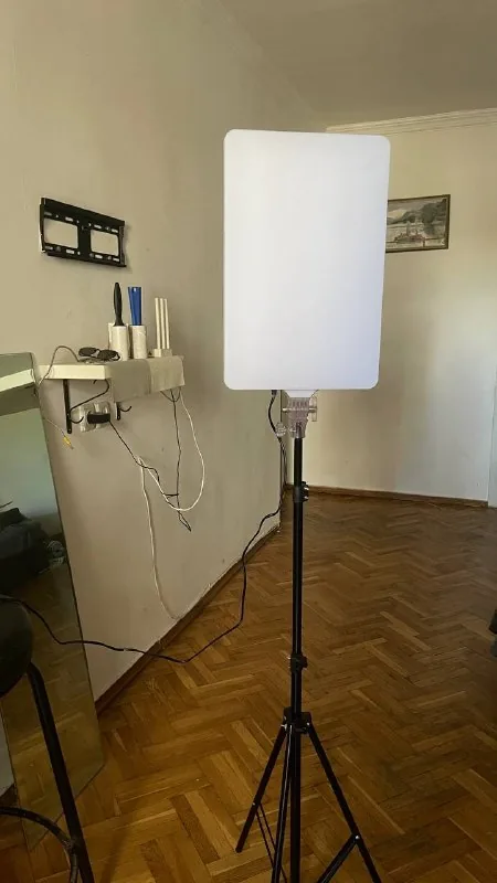 LED RGB Fill Light, штатив 1