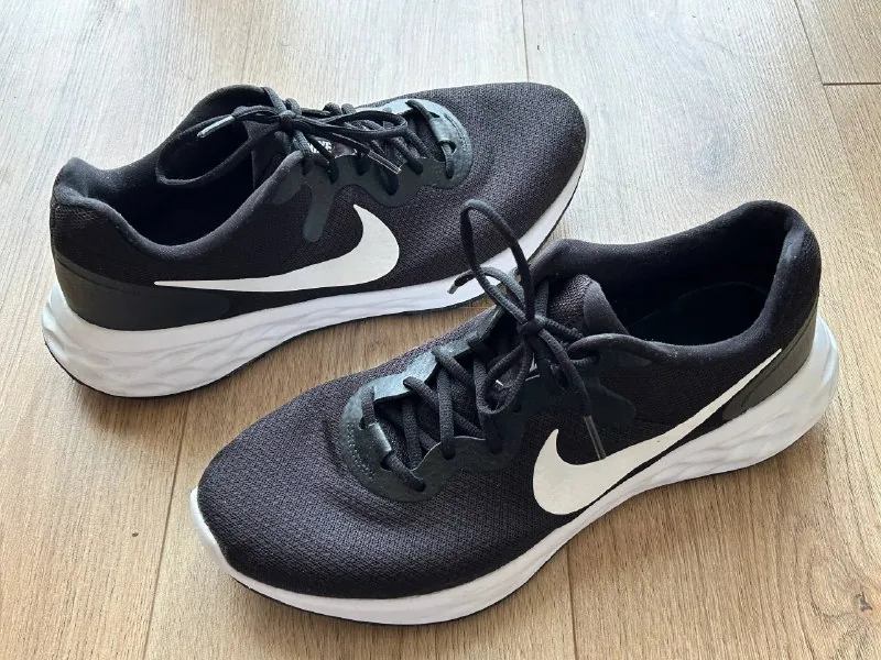 Мужские кроссовки Nike, лоферы MANGO 1