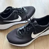 Мужские кроссовки Nike, лоферы MANGO 1