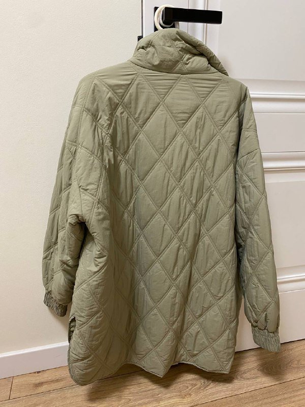 Стеганая куртка OYSHO оливковая, размер S 2