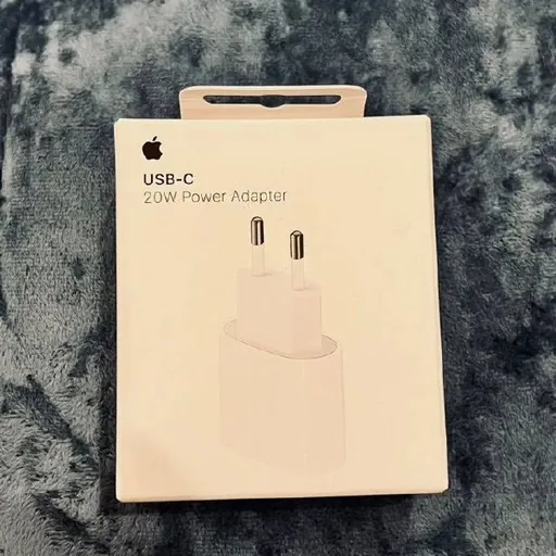 Зарядный блок Apple USB-C 20 Вт