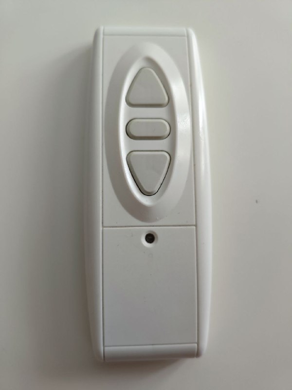 Моторизированный экран для проектора, 2.5х1.8 м 5