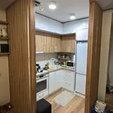 Кухонный гарнитур, холодильник, шкаф, односпальная кровать 2