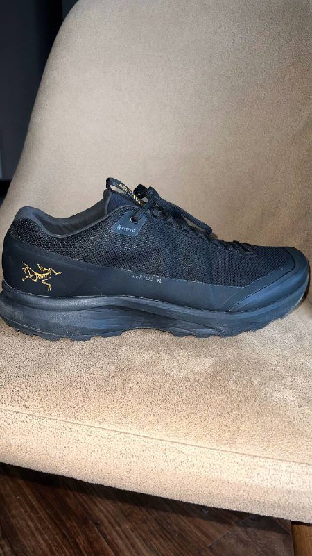 Треккинговые кроссовки, джемпер, платье, куртка кожзам