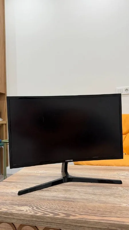 Игровой монитор Samsung 24" 144Hz 1