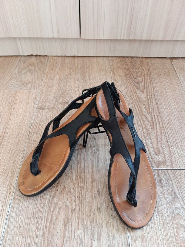 Женская б/у кожаная обувь размер 37 3