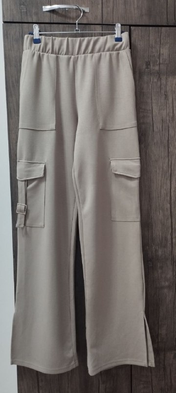 Одежда: свитер, футболки, брюки, джинсы 3