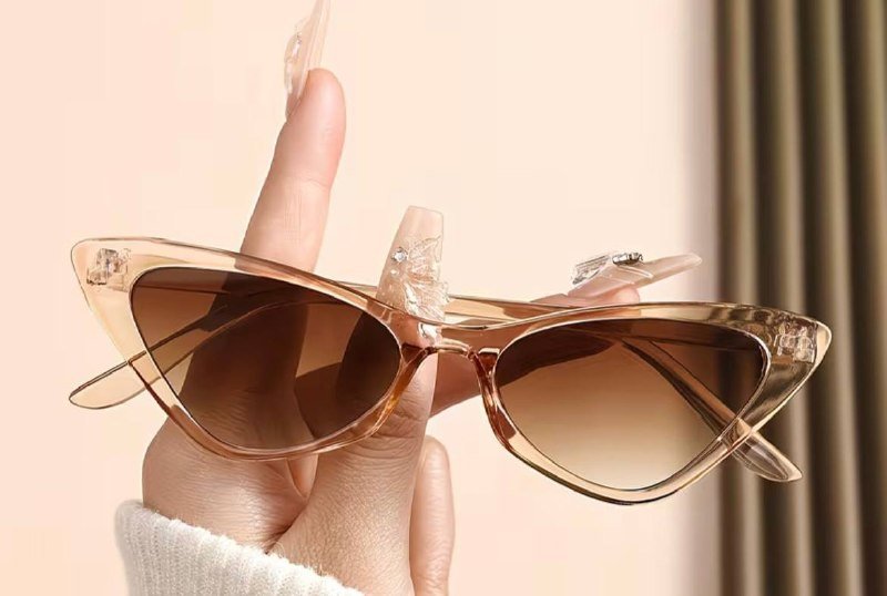 очки, шляпа, корсет