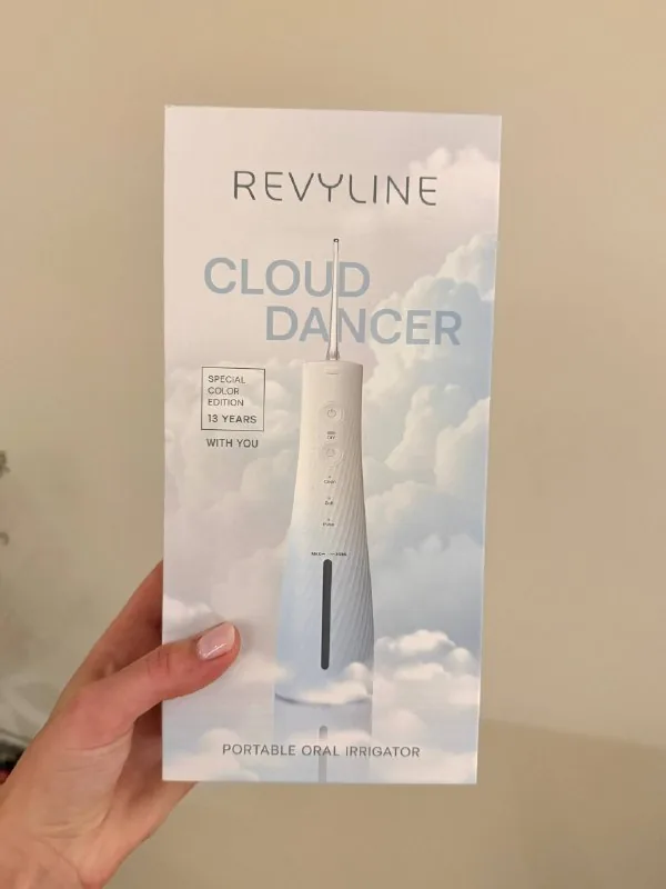 Ирригатор и электрическая зубная щетка Revyline 1