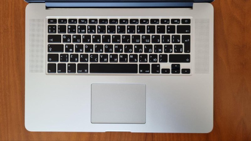 Apple MacBook Pro 15 Retina Mid 2015 3