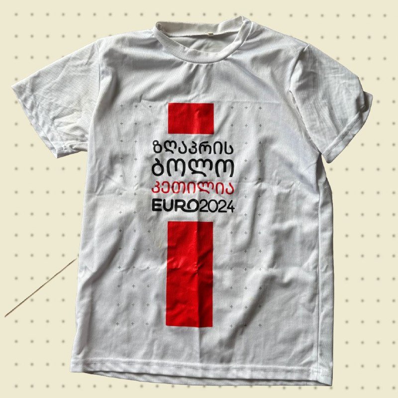 Джинсовая куртка, олимпийки Adidas, свитер Cos, футболки, рубашка H&M, брюки Uniqlo и H&M, куртка Uniqlo 5