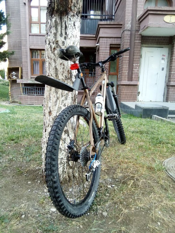 Велосипед KHS с алюминиевой рамой, Deore XT, насосы, педали 3