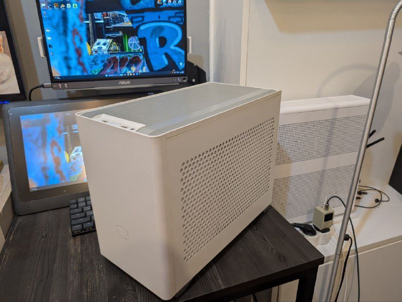 SFF корпуса Zalman M2 silver и Cooler Master MasterBox NR200 3