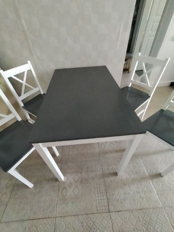 Стол и 4 стула