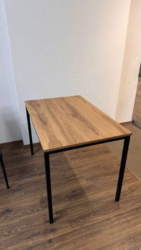 Столы, стулья, журнальный столик