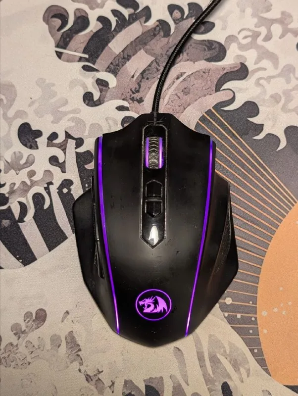 Игровая мышь Redragon Vampire M720, Logitech Pebble M350, USB-разветвитель, охлаждающая подставка 1