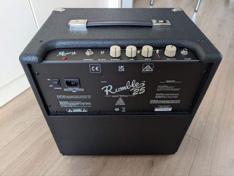 Fender Rumble 25 Bass Combo Amp 3