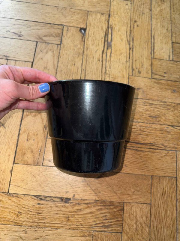 Винтажная швейная машина, плойка, фотоаппарат, органайзер, горшок, музыкальная система, ночник, подставки 5