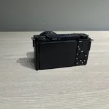 Sony ZV-E10 с китовым объективом 3
