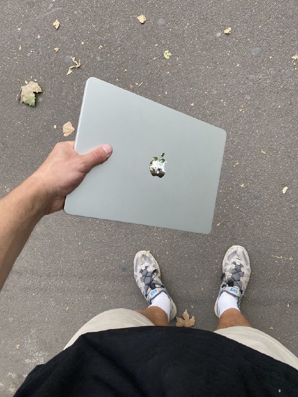 Macbook Air M2 2022 8/256 Silver 2