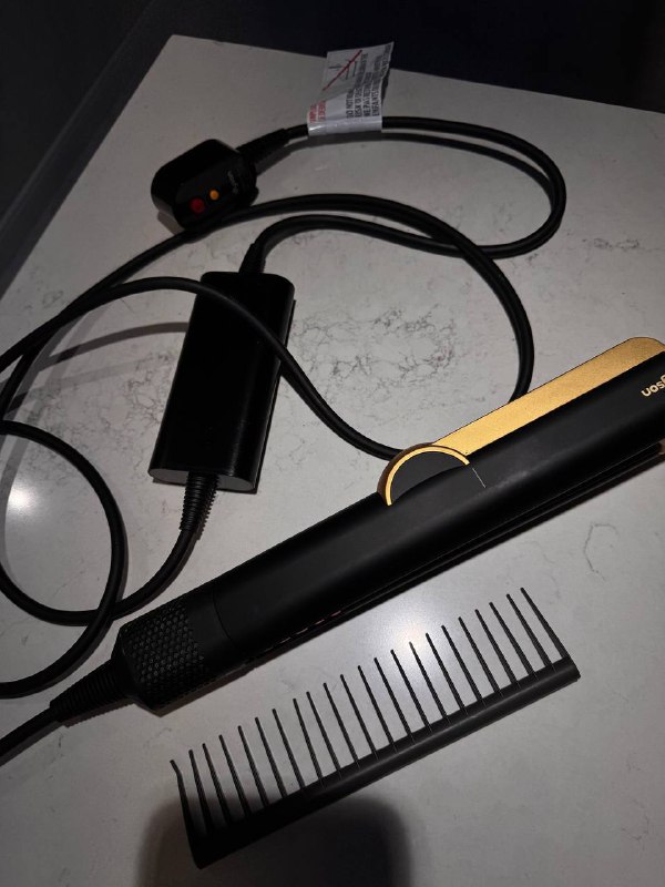 Dyson Airstrait Limited edition Onyx Black Gold 2