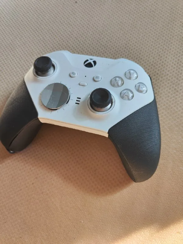 Геймпад Xbox Elite, мышка Logitech MX Master 3s 1