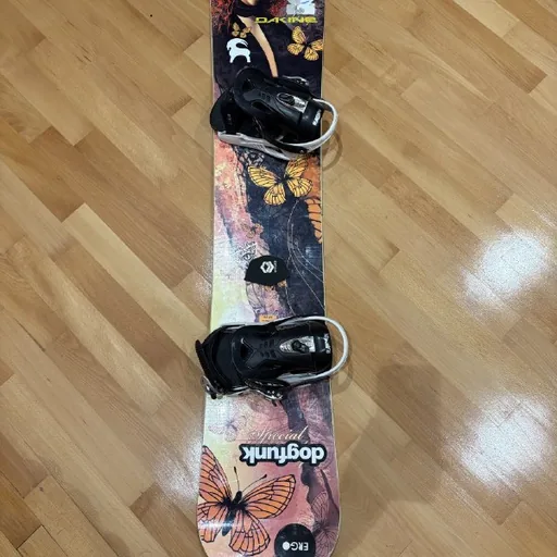 Snowboard with bindings