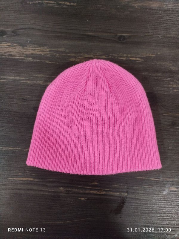 Куртка-анорак FILA, серый худи, брюки-карго, розовая шапка