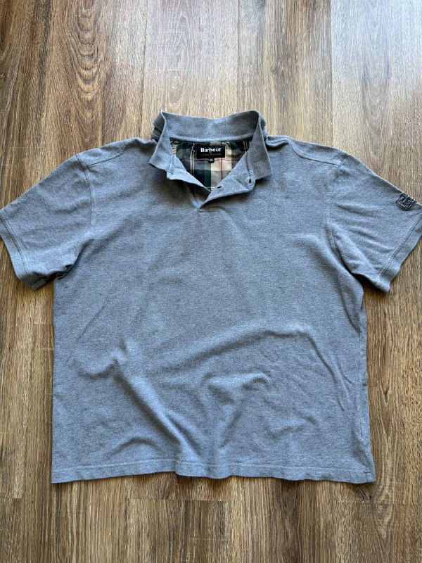 Шорты Napapijri, футболки Mammut, Carhartt WIP, Ellesse, Поло Barbour, Кепка Nike, штаны Fjällräven, Berghaus, мессенджер Eastpak 7