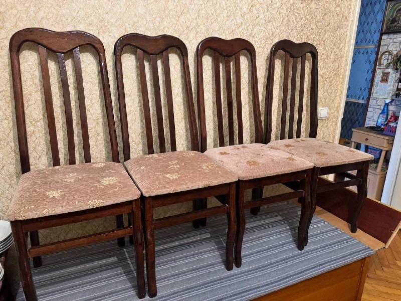 диван Embawood, старинная кровать, стулья, посуда 6
