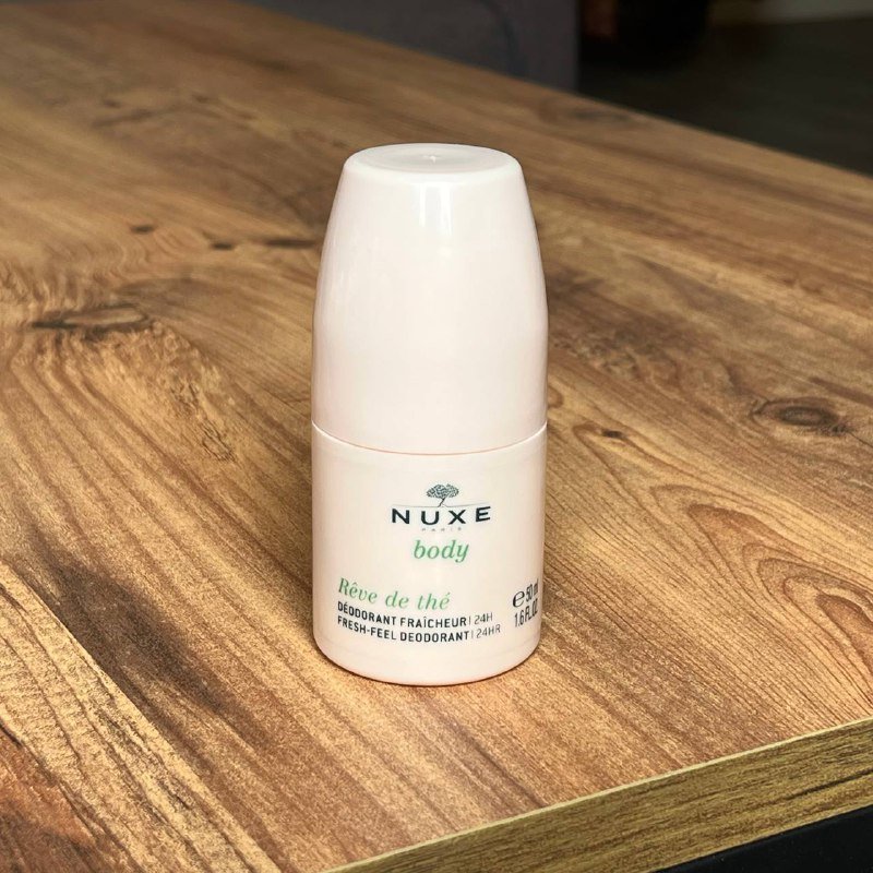 NYX Spray, Davines Mist, Vitamin C Serum, Nuxe Deodorant, Acne Gel, Essence Brow Gel, Lip Stain 4