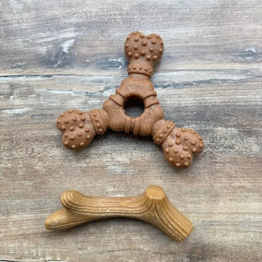 Поводок, шлейка, миски, игрушки, кофточка для собак