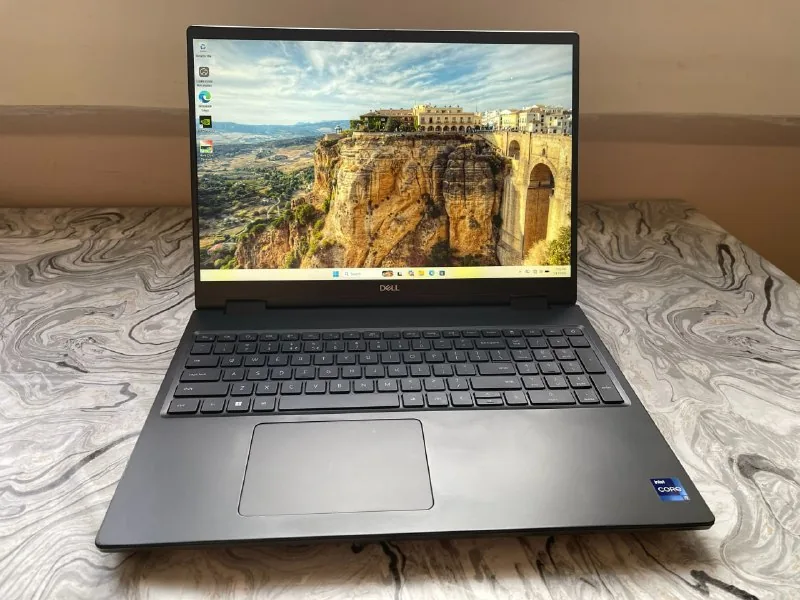 Dell Precision 7670 Workstation 1