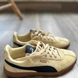Женские кроссовки Puma 2