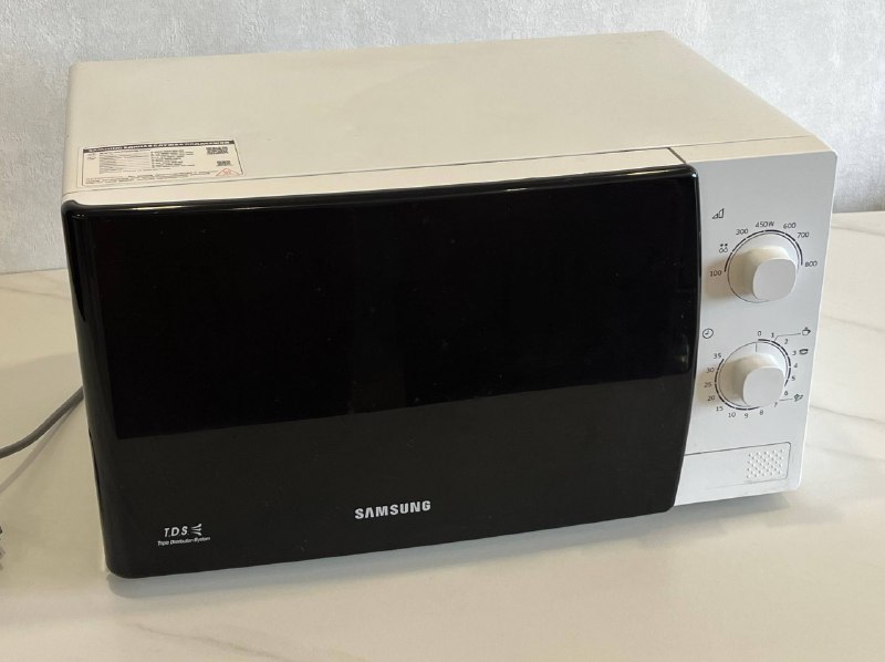 микроволновка Samsung в хорошем состоянии