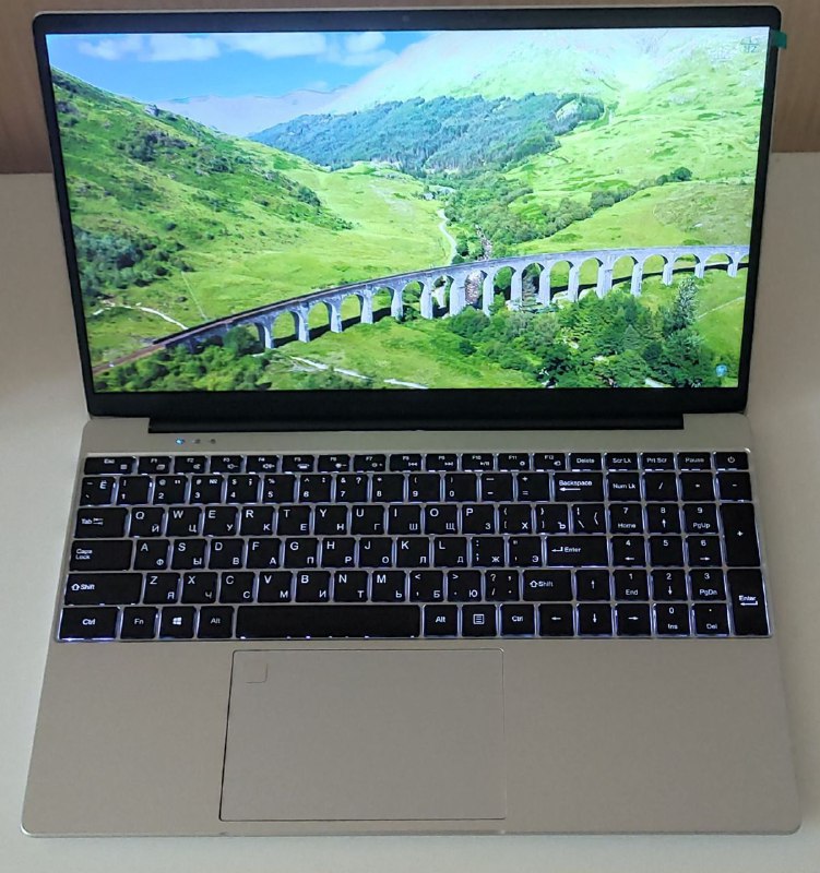 Ноутбук Intel Core i7, 8GB RAM, SSD 128GB, Windows 10Pro