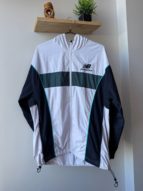 Ветровка New Balance L-XL