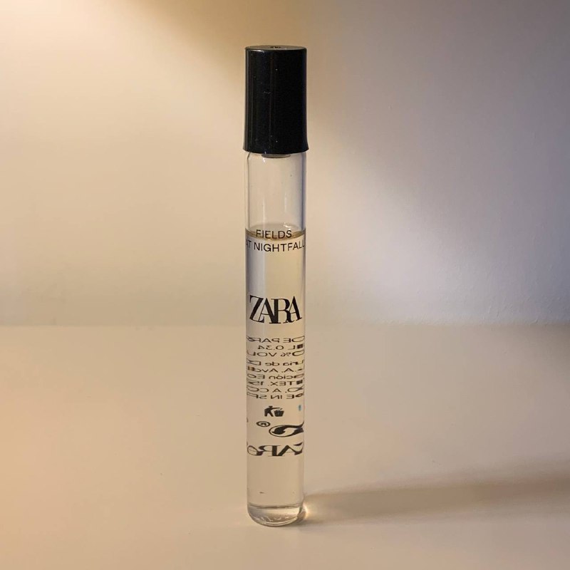 Парфюм Versace Crystal Noir, Zara Fields at Nightfall 3