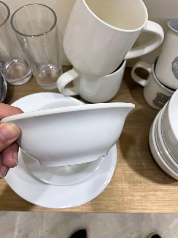 тарелки, пиалы, черпак, ложки, щетка для посуды, стаканы 4