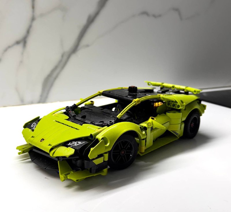 Lego Jeep Rubicon, Lamborghini Huracan, R2D2 2